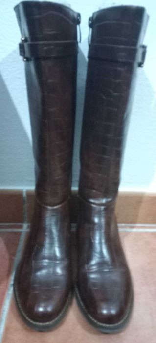 Botas castanhas rasas