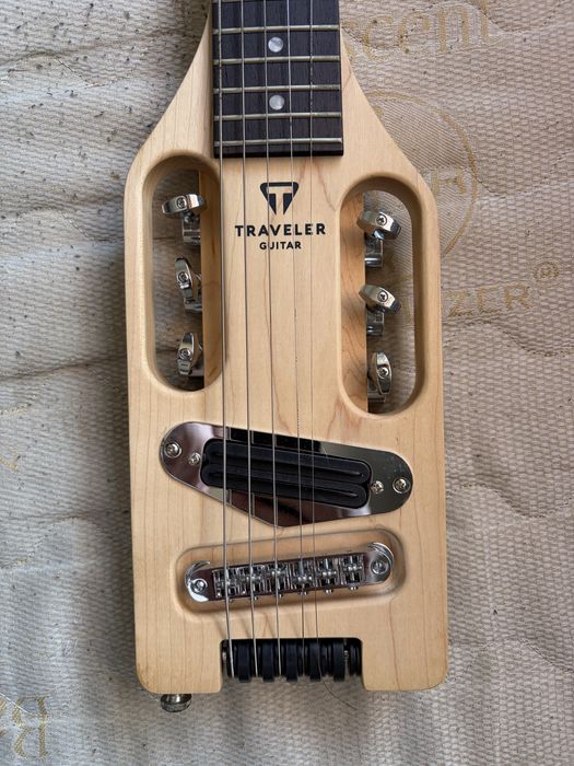 Traveler Guitar Ultra Light Maple