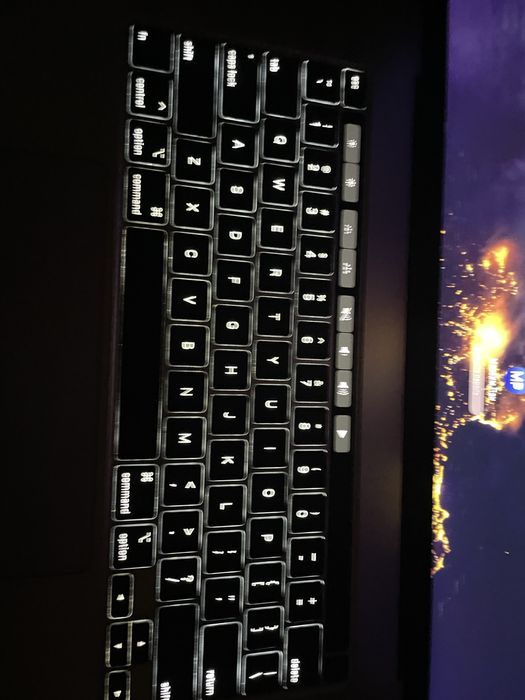 Apple MacBook Pro 16″ 2019 I9 32GB/512GB A2141