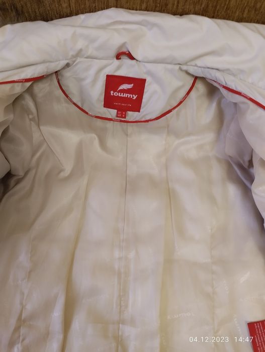 Женский пуховик для изящной женщины,размер S,  фирмы " TOWMY"