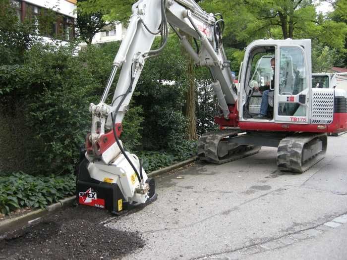 Frezarka do asfaltu SIMEX PLB450 dla koparek 8-13 ton