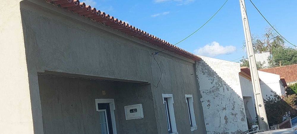 Todo tipo das obras,pintura,chão flutuante,azulejos,telhados etc