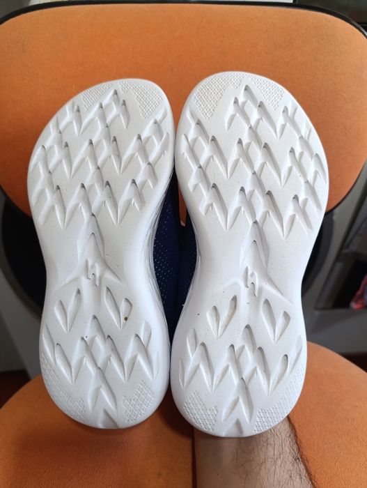 Кроссовки SKETCHERS оригинал!!