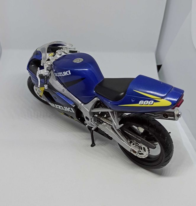 Suzuki GSX R 600 Coleção - Portes Grátis