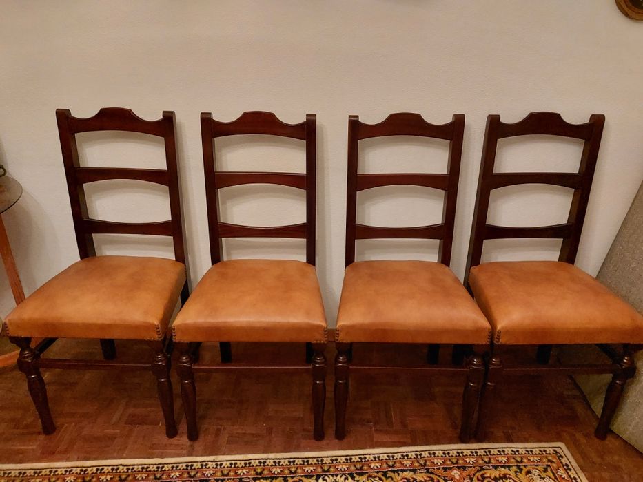 Cadeiras Novas de resina e Cadeiras madeira maciça