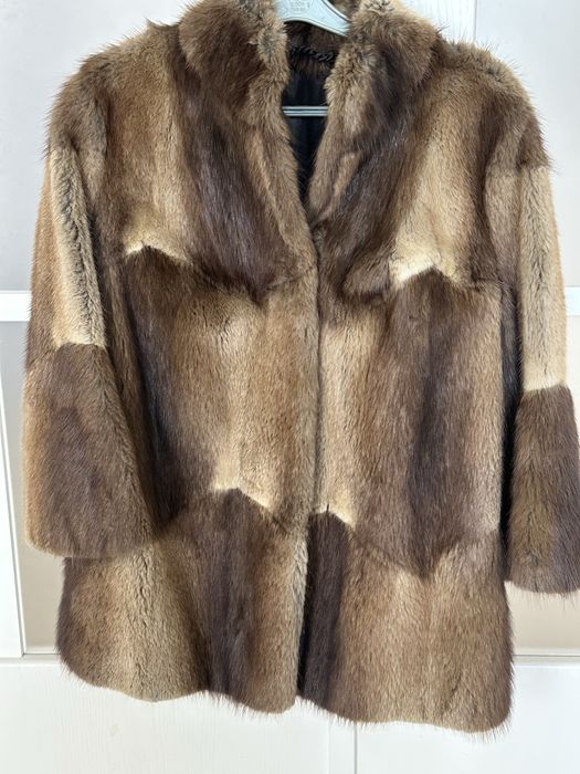 Полушубок натуральный на размер S или 38 европейский