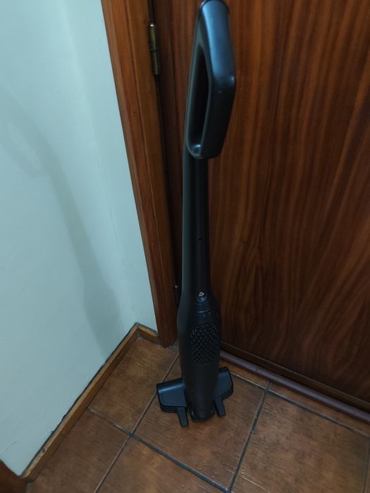 Aspirador modelo Bosch Readyy'y Lithium 2in1. Para peças 


Este aspir