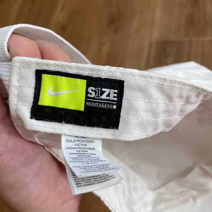 Біла кепка бейсболка Nike