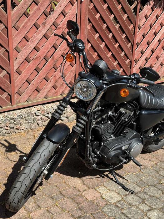 HARLEY-DAVIDSON Iron XL883 rok 2022
