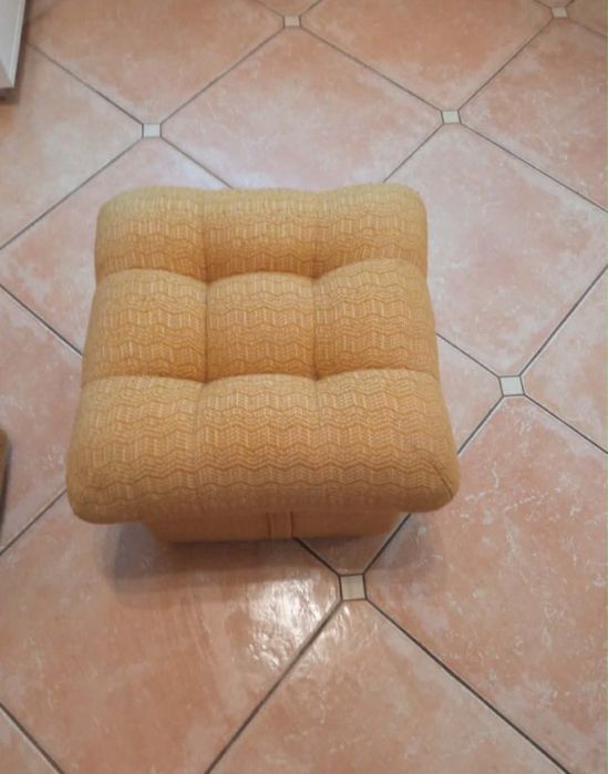 Sprzedam pufy  PRL piękny kolor