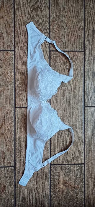 Biały bawełniany biustonosz Naturana r. 80 B