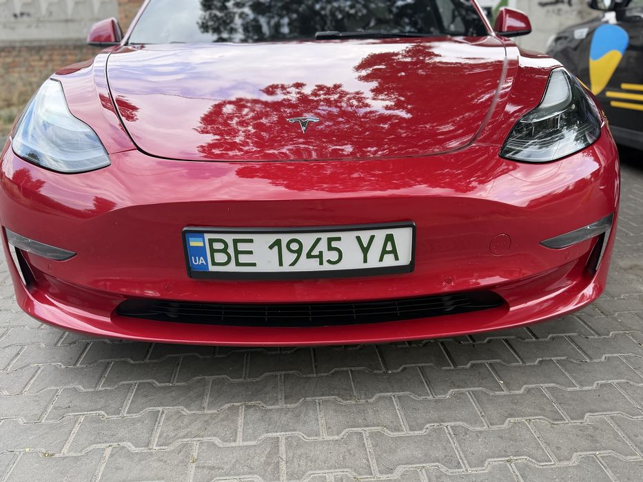 Продам тесла модел 3