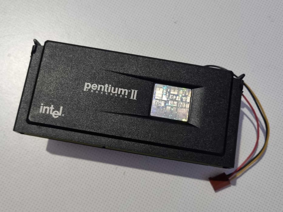 Intel Pentium II MMX Processor – 1994/9664586483114114121
