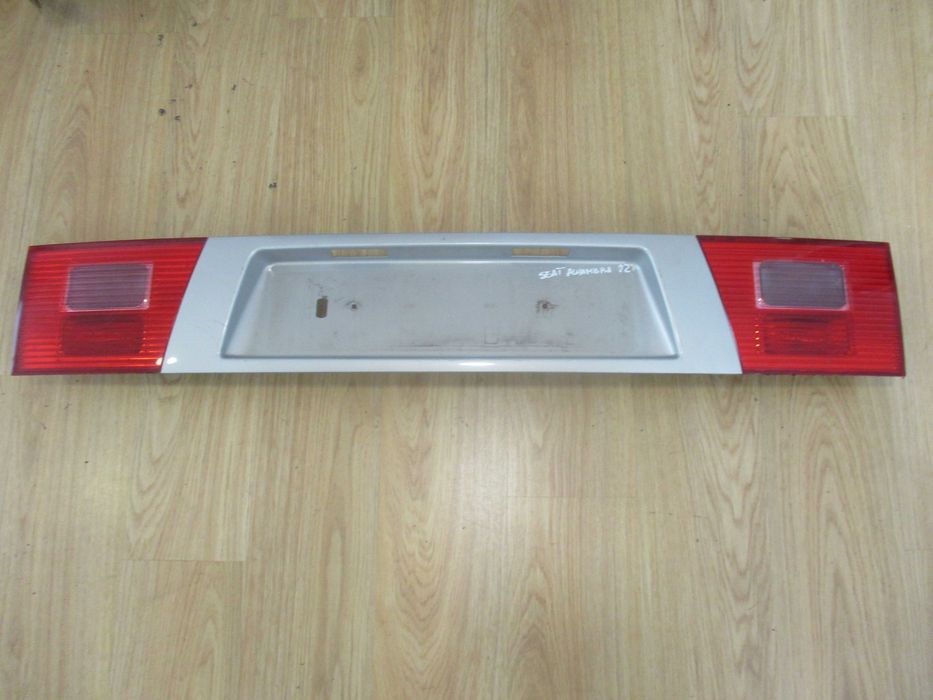 Farolim Refletor central mala Seat Alhambra/ VW Sharan 2002