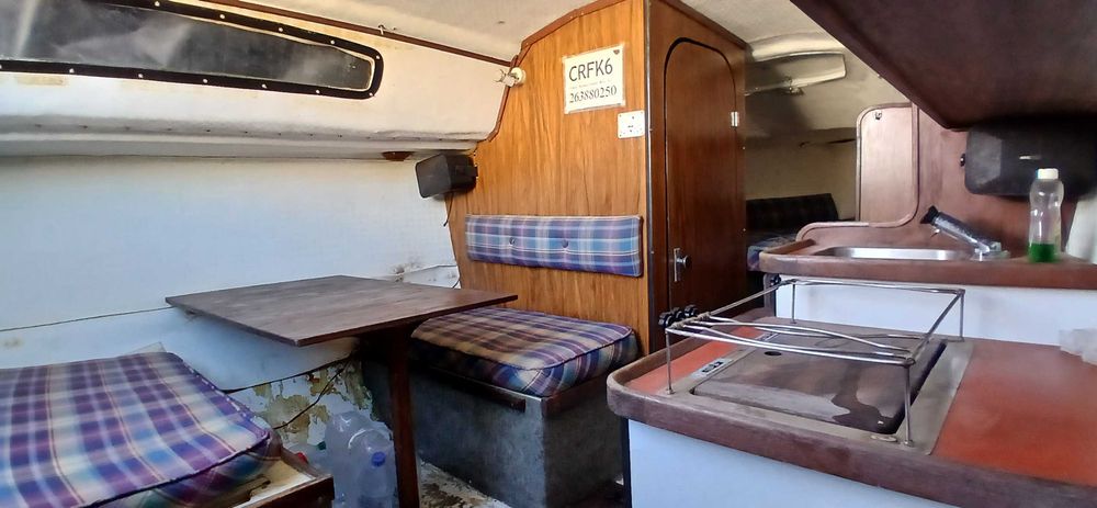 Veleiro Buccaneer 25 – 7,60 m – motor + velas