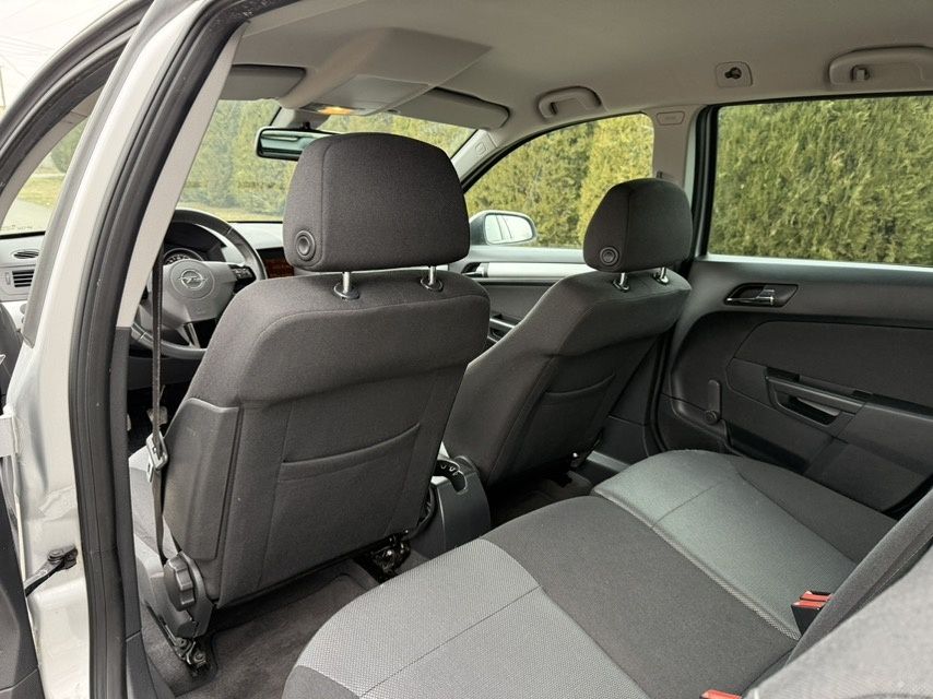 Продам Opel Astra H Station Wagon 1.7d 2010г