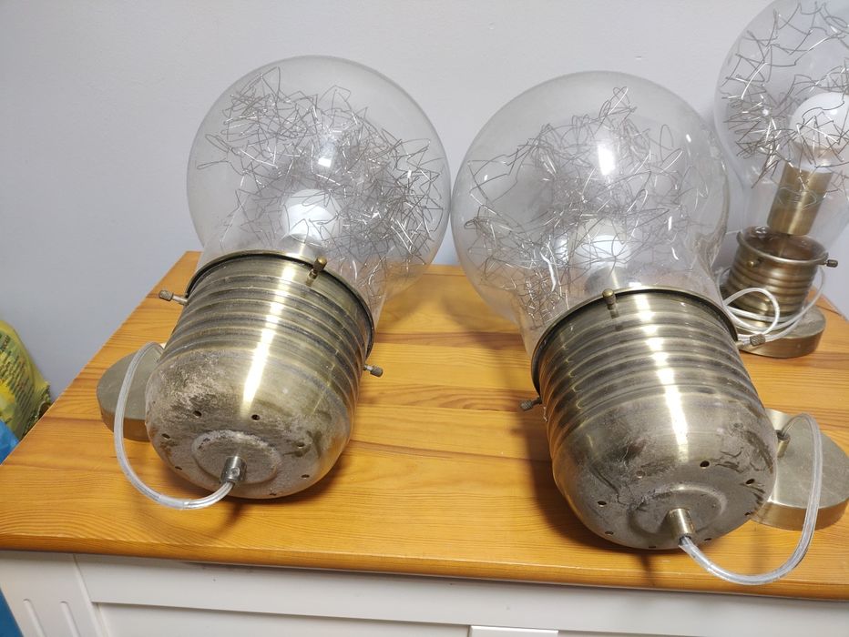 Lampy bombilla ze zlotą oprawą