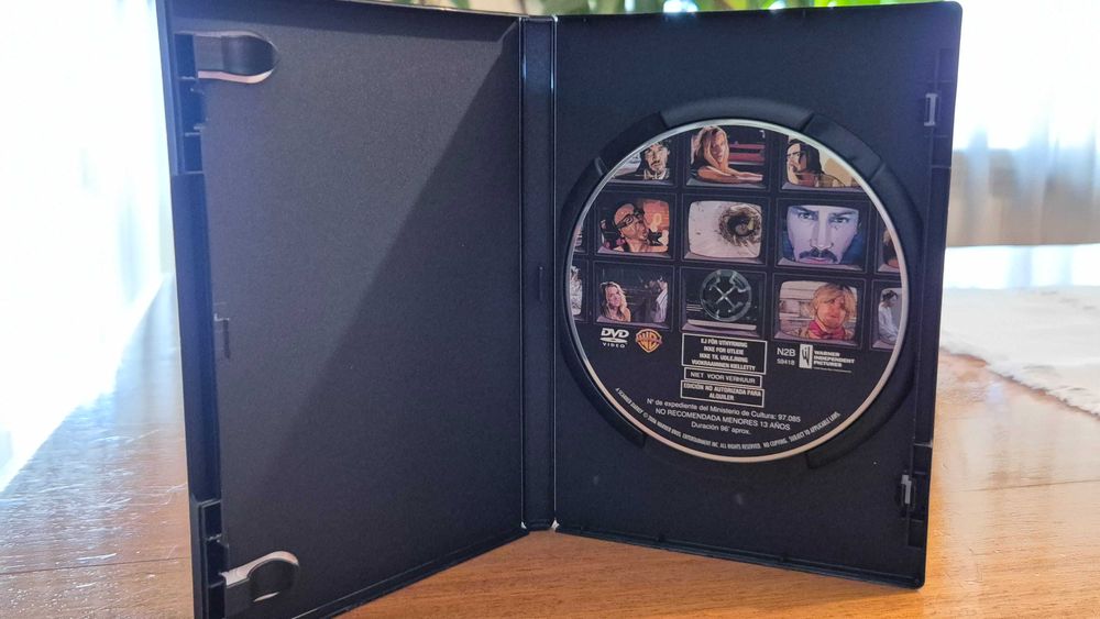 Vendo DVD Ficção Científica A SCANNER DARKLY ("O Homem Duplo") !