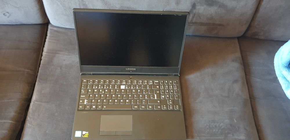 Portátil lenovo legion y530 avariado