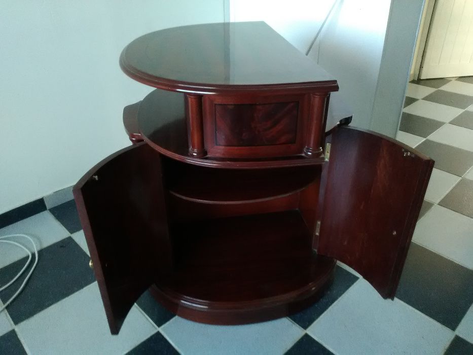 Movel rotativo para televisão