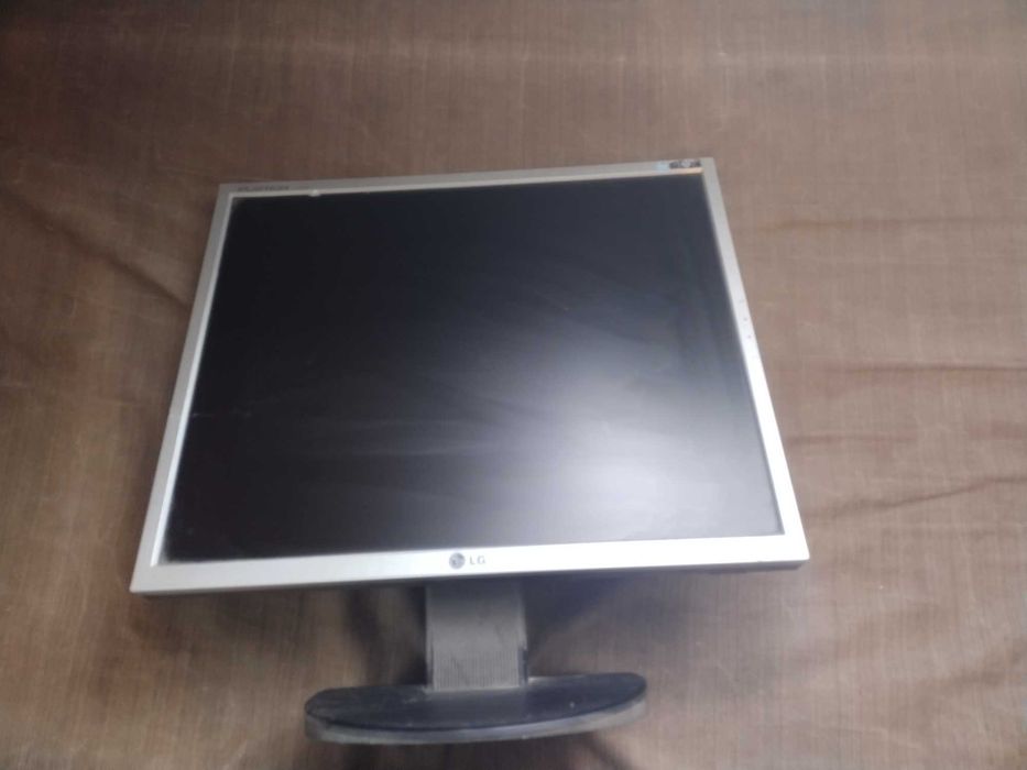 Monitory LG 19 i lenowo