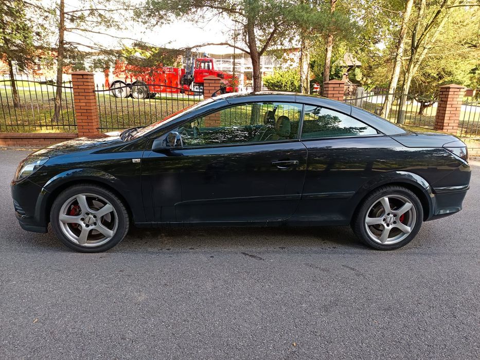 Opel Astra 2010 rok 1.6 turbo super stan