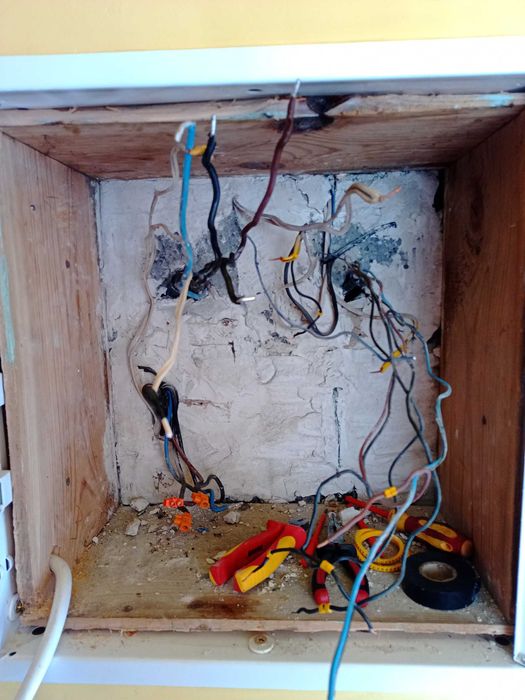 Usługi elektryczne, elektryk, instalacje nowe, smart, naprawa usterek