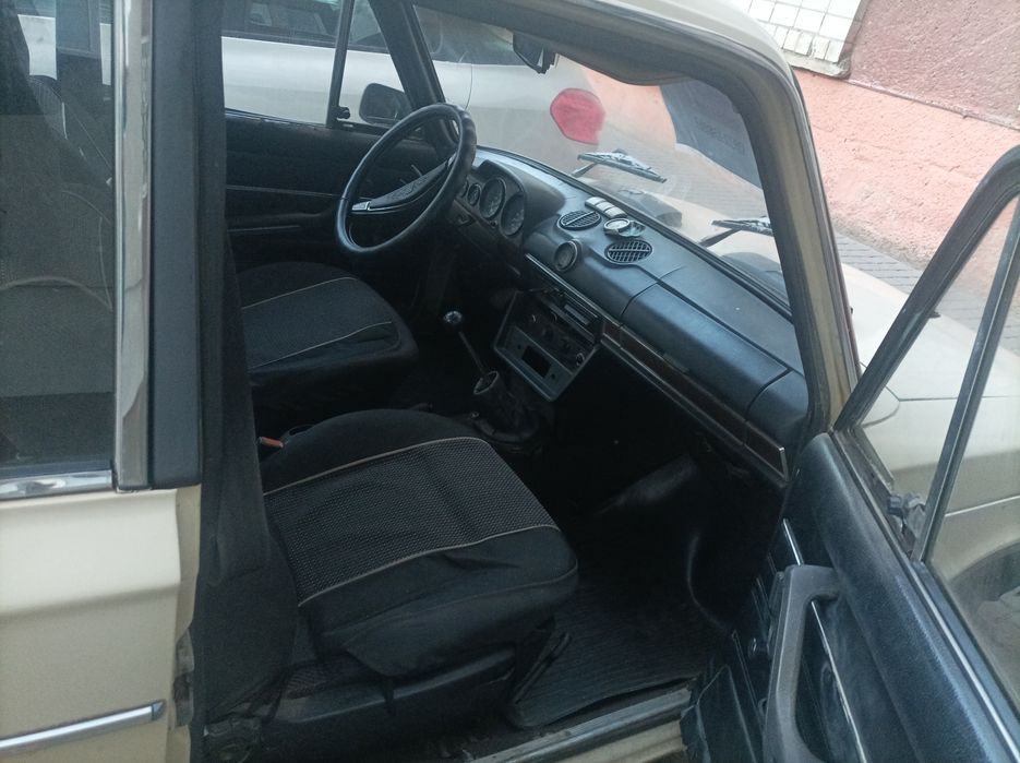 ВАЗ 21063 1999р.в. бежевий