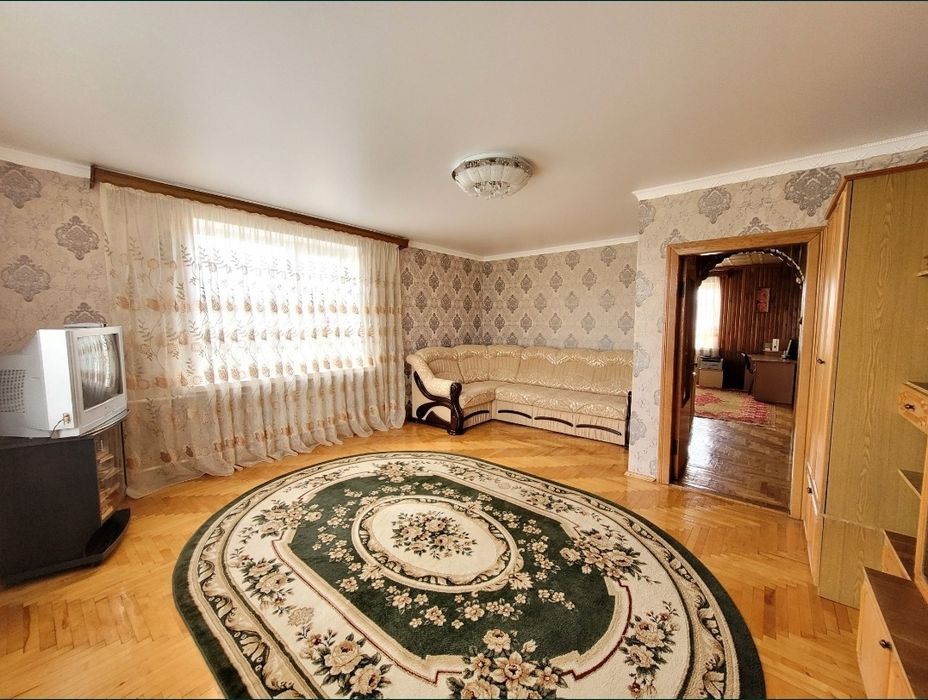 Липинський масив!Об'їзна! Північний ринок поруч! 2п,185м,11сот! 175000