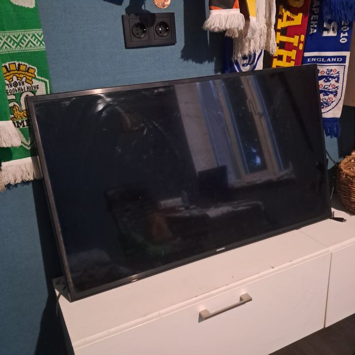 Продам смарт тв Samsung 43, розбита матриця