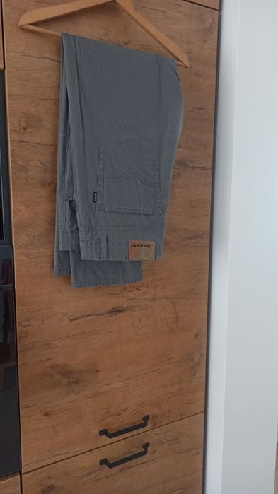 Spodnie męskie na lato