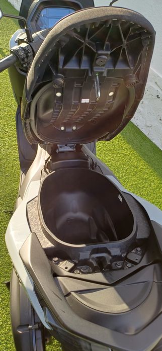 Yamaha NMAX TECH MAX 2025 C/ GPS - Garantia até 06/2028