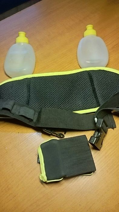 Pas do biegania Karrimor Run ( 2x butelki , kieszonka na tel , opaska na rękę z kieszenią )