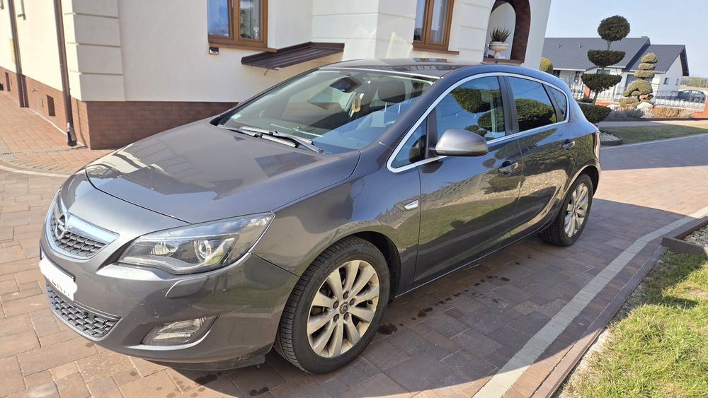 Opel Astra J ,2011 R  HATCHBACK , 2.0 CDTI 160KM 210tys Grafitowy