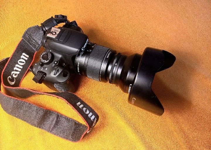 Объектив  широкоугольный для фотоаппарата Canon