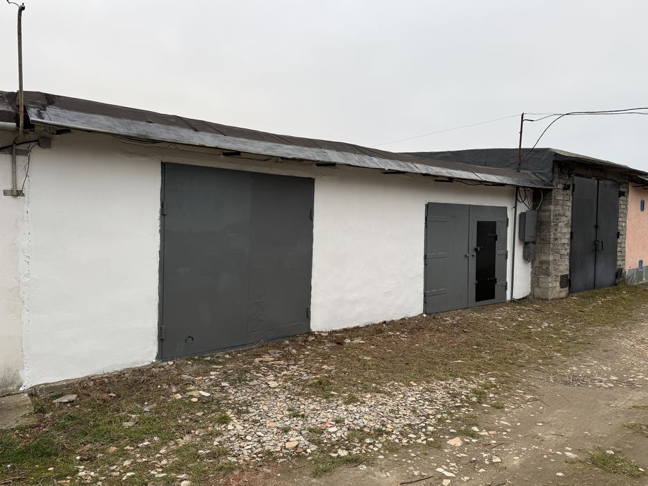 Продам  два гаражі зʼєднані по вул.Павлика р-н загробища біля гімназії
