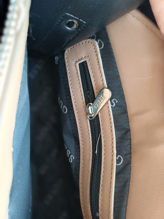 Сумка Guess  в ідеальному стані