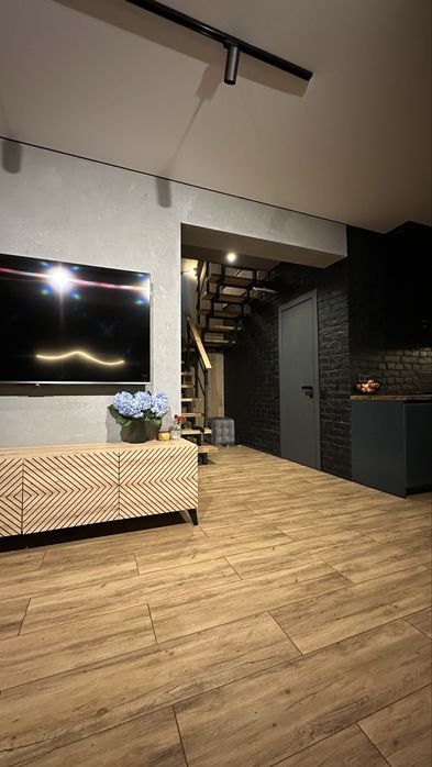 Дуплекс з авторським ремонтом! Вулиця Озерна!