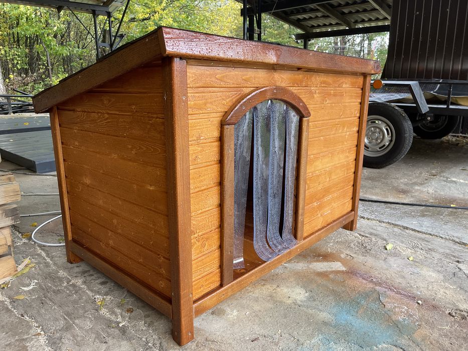 Утеплена будка для собачки середніх та великих розмірів.