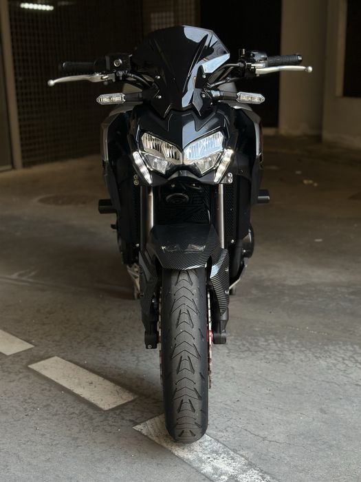 Kawasaki Z900 2023 Metallic Phantom Silver Edition