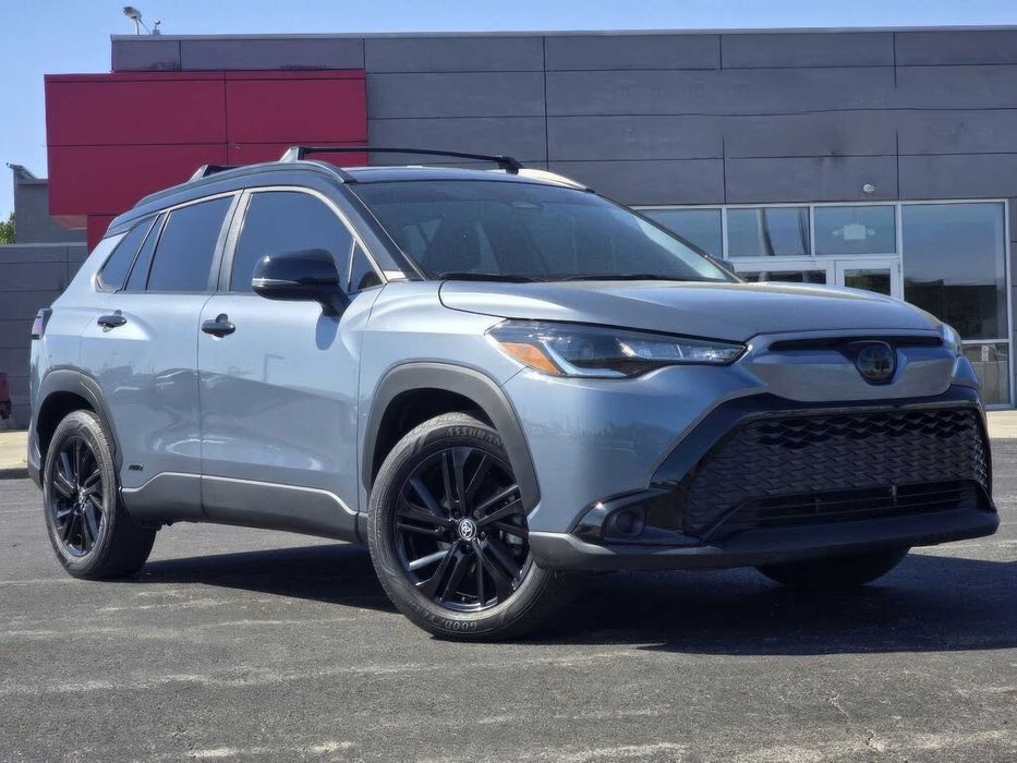 Toyota Corolla Cross Hybrid      2023
