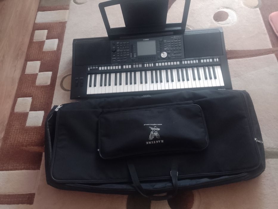 Sprzedam keybord Yamaha psr s 950 pulpit zasilacz pokrowiec