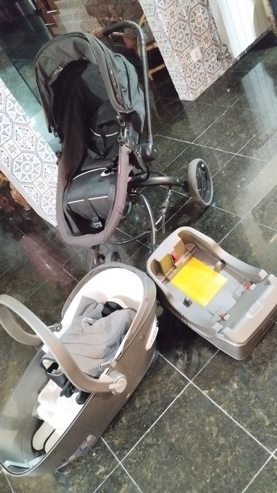 Carrinho de bebê da Chico completo
