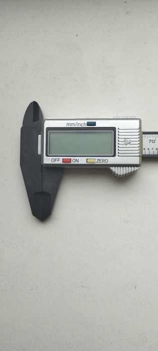 Электронный штангенциркуль