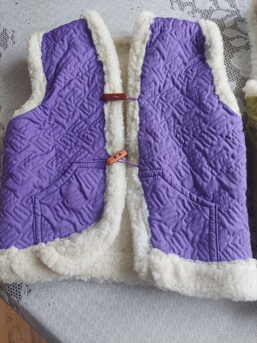 Дитячі жилетки на овчині