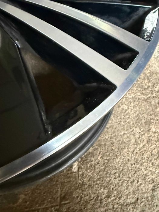 Oryginalne Felgi Aluminiowe VW 18" – 5x112 – Czarny Połysk + Polerka