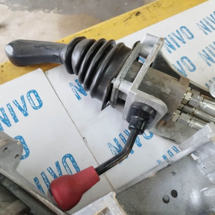 Joystick mocowanie JCB 400/c8000 lewy minikoparka