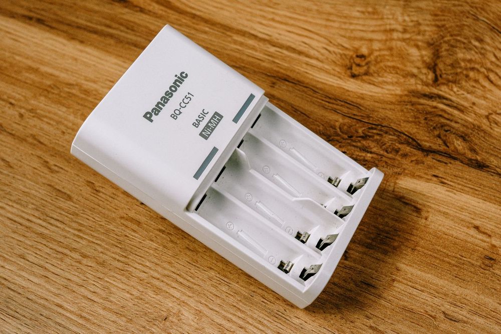 Зарядний пристрій для AA/AAA акумуляторів Panasonic Eneloop BQ-CC51