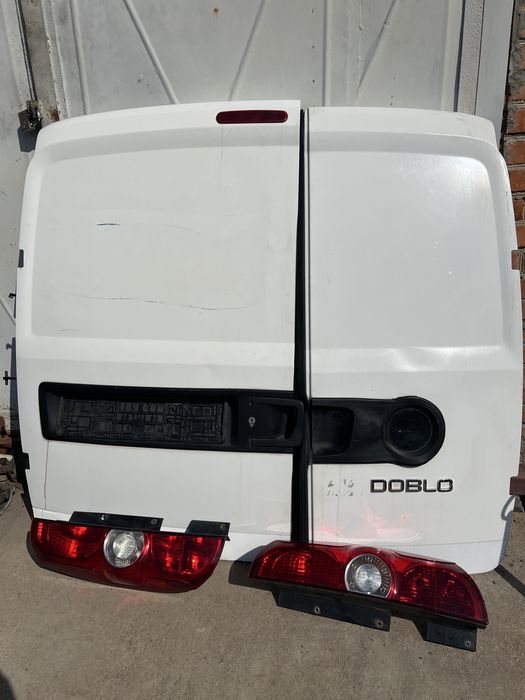 Задние двери Fiat Doblo Фіат добло