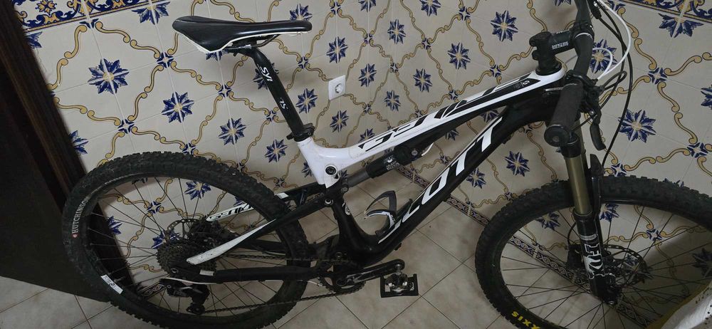 Bicicleta enduro Scott Genius carbono